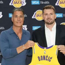 Avant le début de la saison NBA, les Lakers ont prolongé le contrat de Luka Dončić de trois ans.